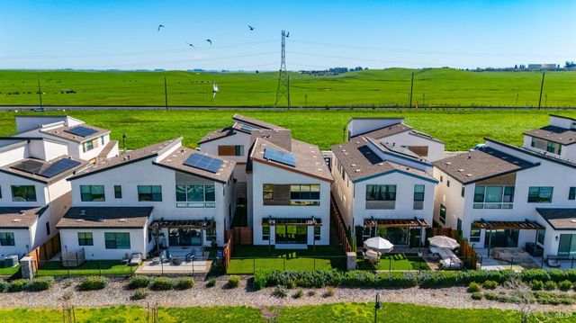 2409 Waterside Dr, Fairfield, CA 94533