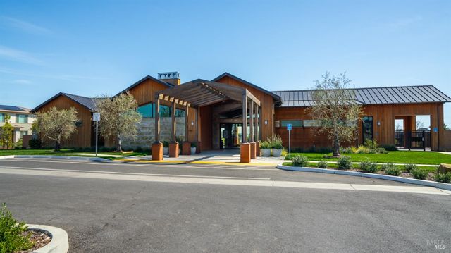 2409 Waterside Dr, Fairfield, CA 94533