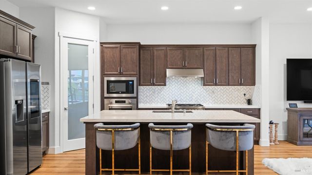 2409 Waterside Dr, Fairfield, CA 94533