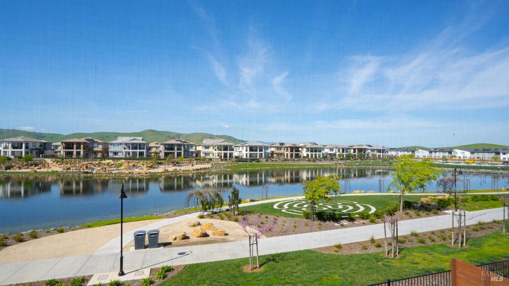 2409 Waterside Dr, Fairfield, CA 94533