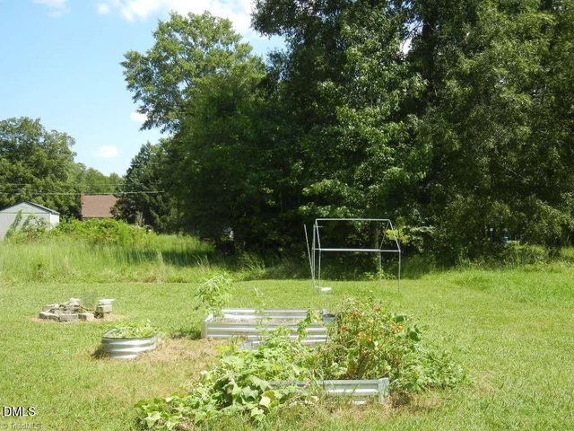 511 N Nc Highway 100, Whitsett, NC 27377