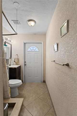 6408 Pierce St, Hollywood, FL 33024