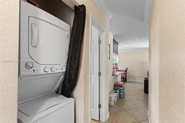 6408 Pierce St, Hollywood, FL 33024