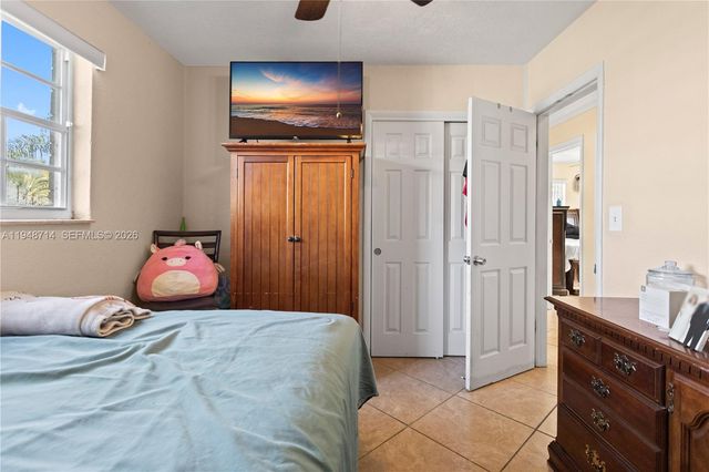 6408 Pierce St, Hollywood, FL 33024