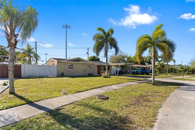 6408 Pierce St, Hollywood, FL 33024