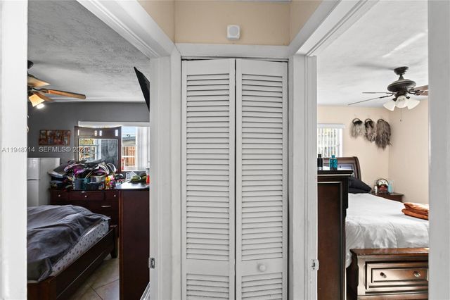 6408 Pierce St, Hollywood, FL 33024