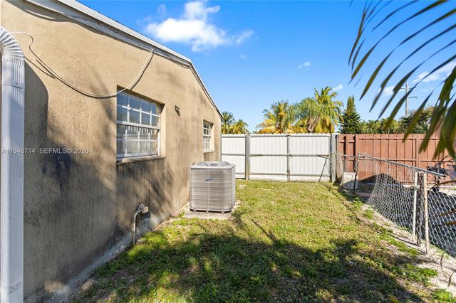 6408 Pierce St, Hollywood, FL 33024