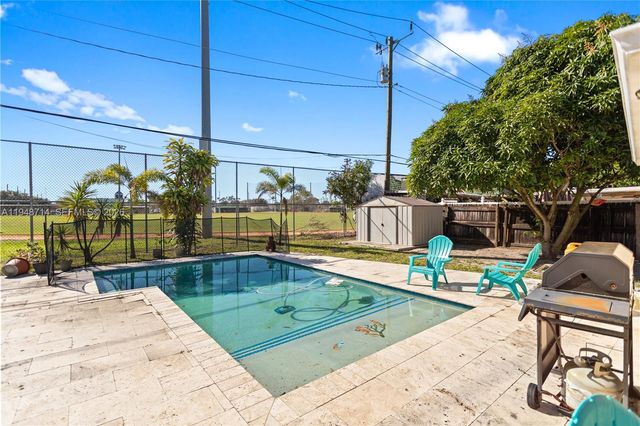 6408 Pierce St, Hollywood, FL 33024