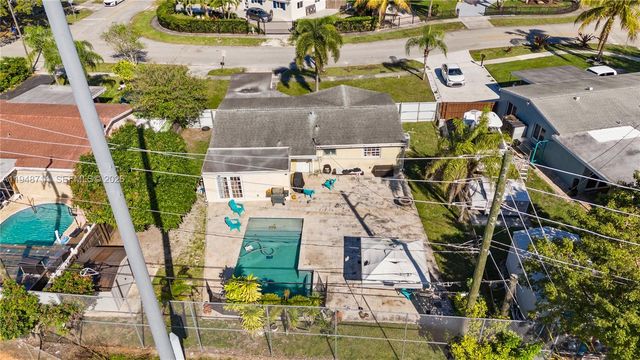 6408 Pierce St, Hollywood, FL 33024