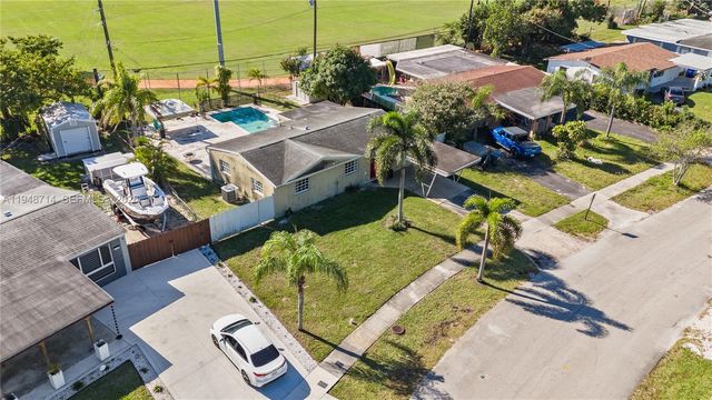 6408 Pierce St, Hollywood, FL 33024