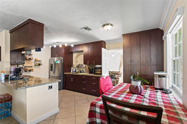 6408 Pierce St, Hollywood, FL 33024