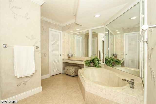 4401 Gulf Shore BLVD N E-908, Naples, FL 34103
