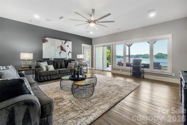 136 Bridlewood Drive, Mooresville, NC 28117