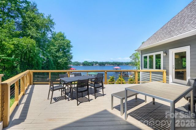 136 Bridlewood Drive, Mooresville, NC 28117