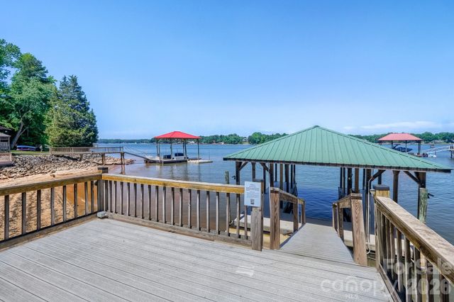 136 Bridlewood Drive, Mooresville, NC 28117