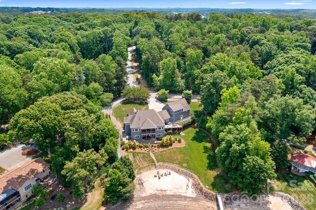 136 Bridlewood Drive, Mooresville, NC 28117