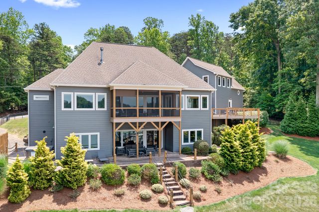 136 Bridlewood Drive, Mooresville, NC 28117