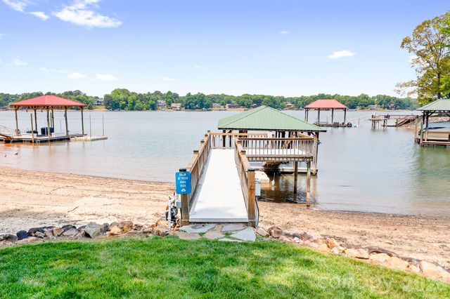 136 Bridlewood Drive, Mooresville, NC 28117