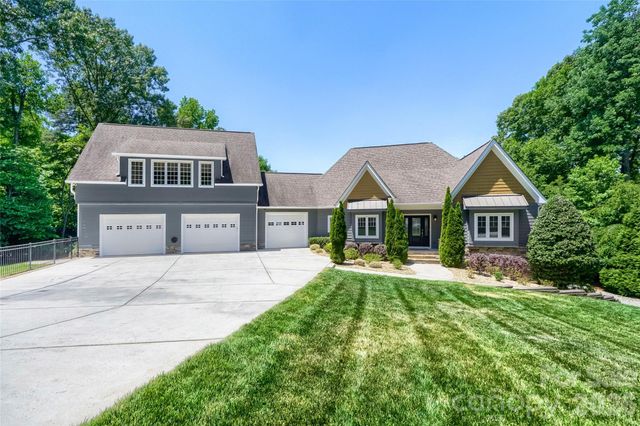 136 Bridlewood Drive, Mooresville, NC 28117