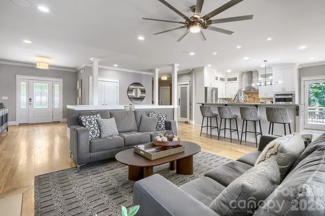 136 Bridlewood Drive, Mooresville, NC 28117