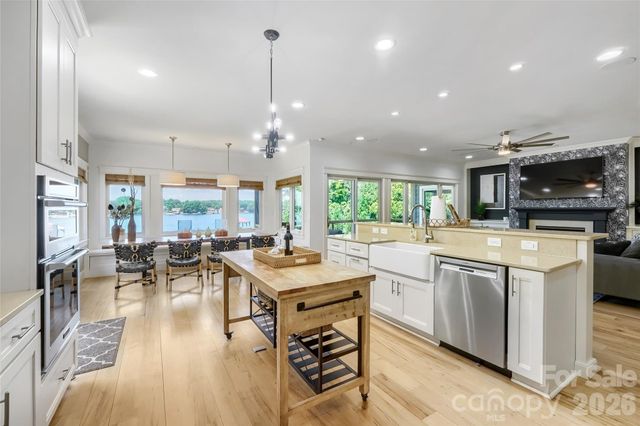 136 Bridlewood Drive, Mooresville, NC 28117