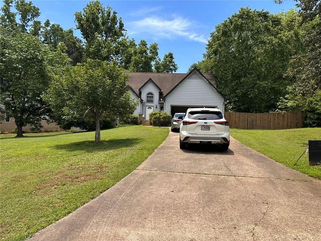 7710 Silversmith Drive, Cumming, GA 30028