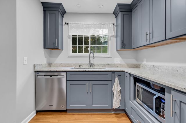 5510 Country Dr Apt 66, Nashville, TN 37211