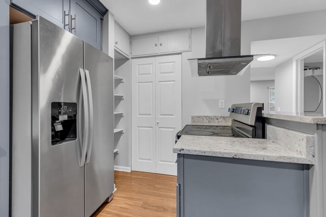 5510 Country Dr Apt 66, Nashville, TN 37211