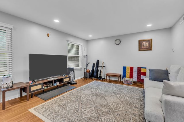 5510 Country Dr Apt 66, Nashville, TN 37211