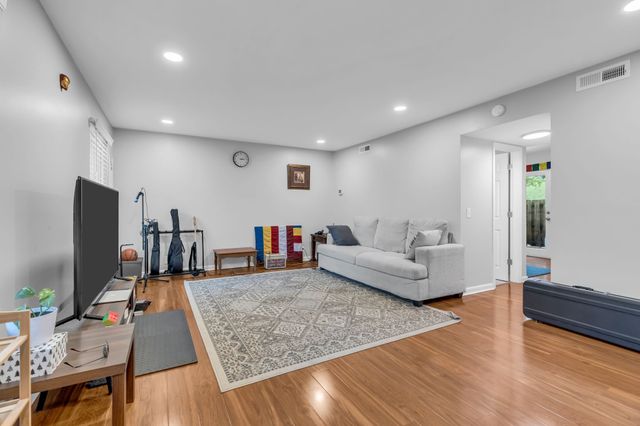 5510 Country Dr Apt 66, Nashville, TN 37211