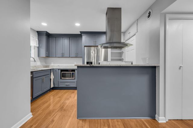 5510 Country Dr Apt 66, Nashville, TN 37211