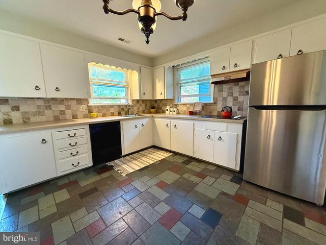 110 GARFIELD AVE, Collingswood, NJ 08108