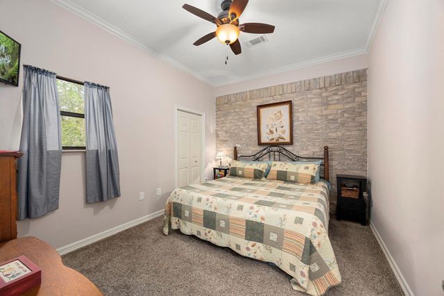 11956 White Oak Crossing, Conroe, TX 77385