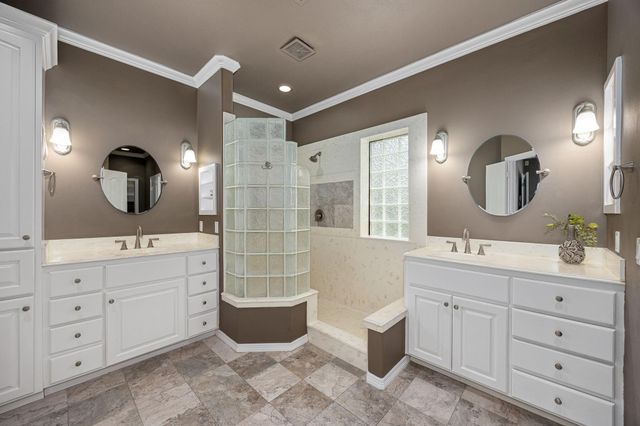 11956 White Oak Crossing, Conroe, TX 77385