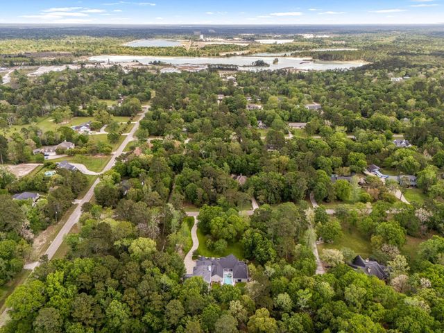 11956 White Oak Crossing, Conroe, TX 77385