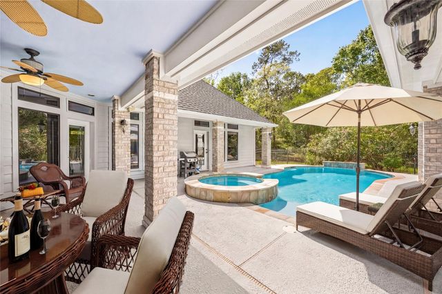 11956 White Oak Crossing, Conroe, TX 77385