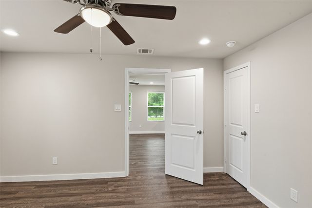 1618 Cleveland Street, Greenville, TX 75401