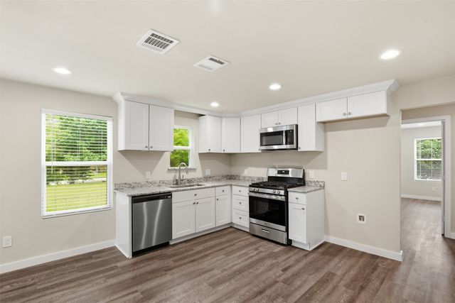 1618 Cleveland Street, Greenville, TX 75401