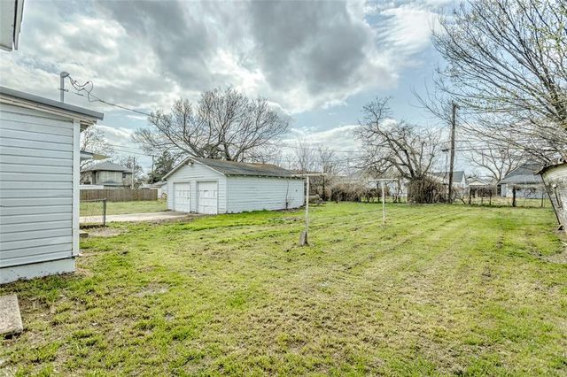 522 N Market Avenue, Shawnee, OK 74801