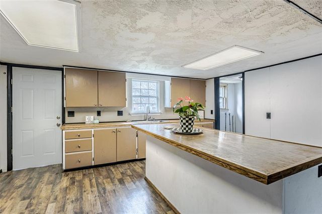 522 N Market Avenue, Shawnee, OK 74801