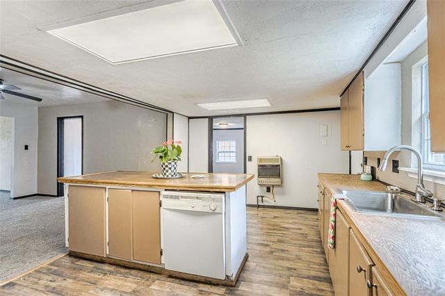 522 N Market Avenue, Shawnee, OK 74801