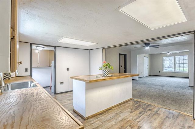 522 N Market Avenue, Shawnee, OK 74801