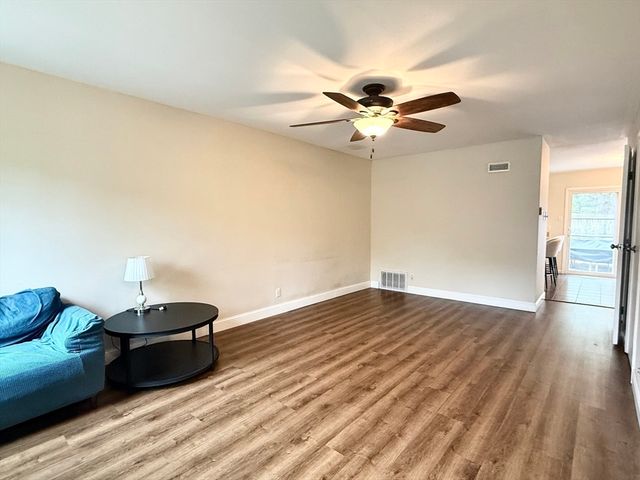 115 Jamestown Drive 115, Springfield, MA 01108