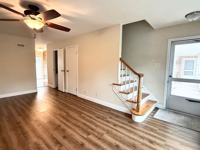 115 Jamestown Drive 115, Springfield, MA 01108