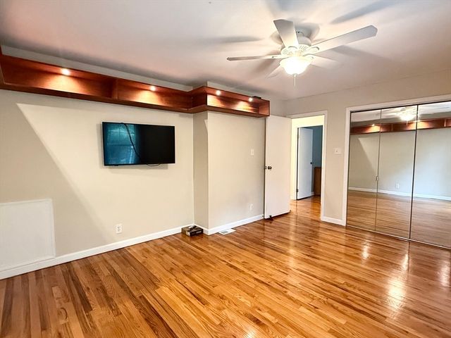 115 Jamestown Drive 115, Springfield, MA 01108