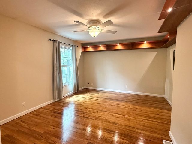 115 Jamestown Drive 115, Springfield, MA 01108