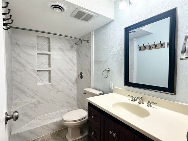 115 Jamestown Drive 115, Springfield, MA 01108