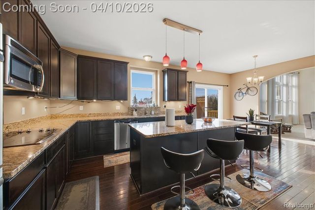 4930 E Stonegate Circle, Lake Orion, MI 48359