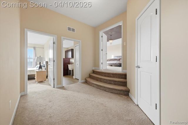 4930 E Stonegate Circle, Lake Orion, MI 48359