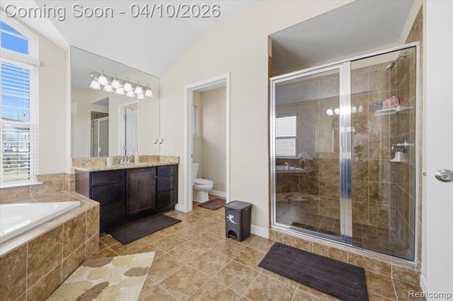 4930 E Stonegate Circle, Lake Orion, MI 48359